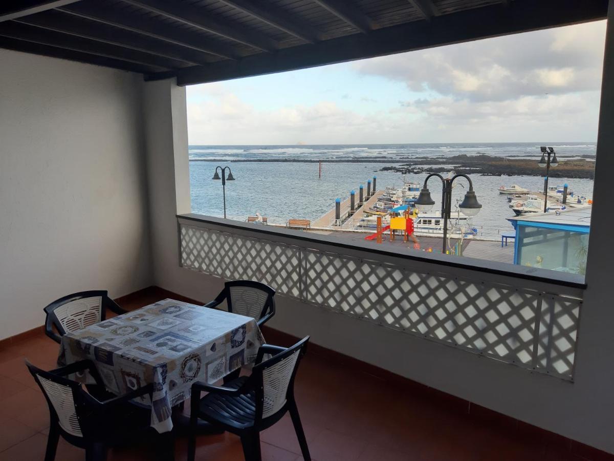 Orzola Frente Al Mar Apartment Exterior photo